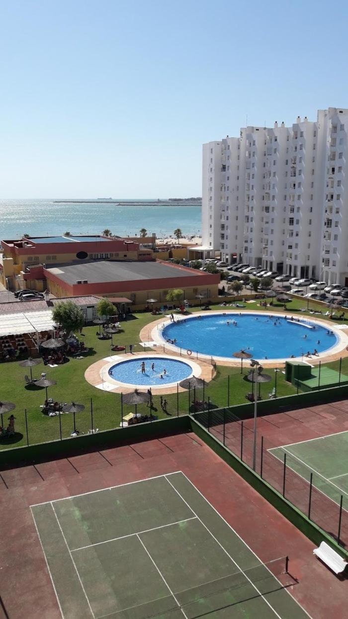 Gatu Arena " Preferente Mayores De 25 Anos Y Familias " El Puerto de Santa Maria Exterior photo